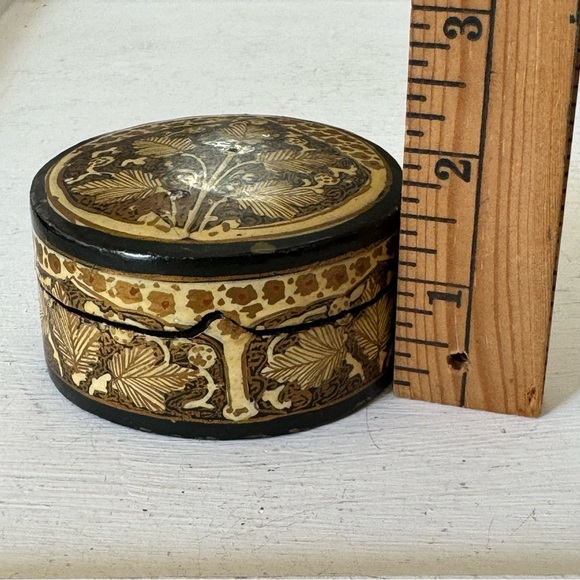 The India Craft House Kashmiri Art Paper Mache & Wood Round Trinket Box Vintage - Picture 12 of 12